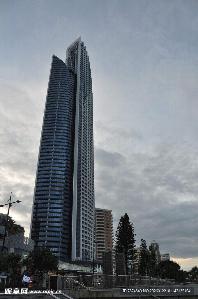 高耸摩天大楼城市天际线