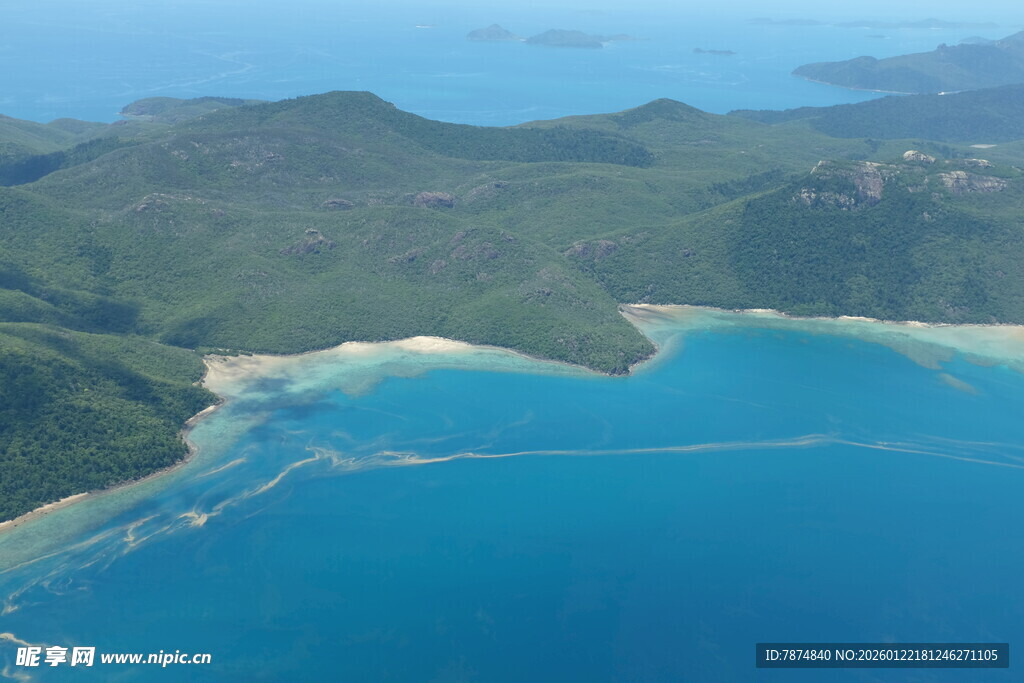 美丽海岛蓝色海湾景观