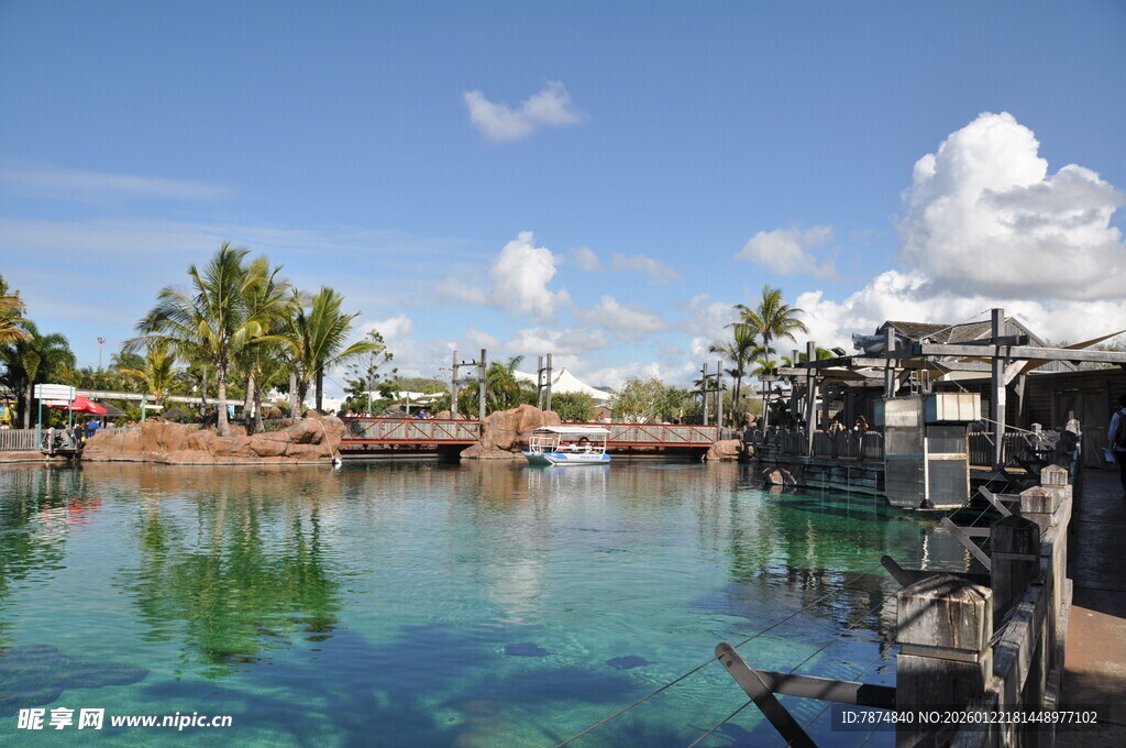 美丽清澈的热带水上景观