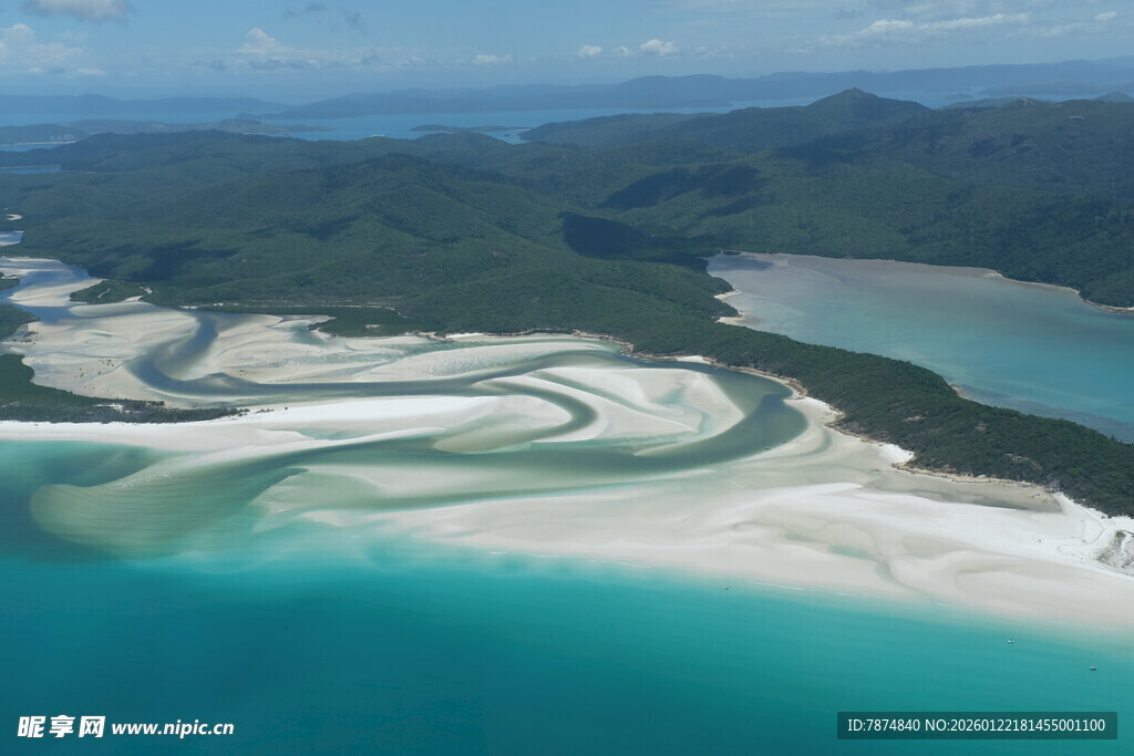 白沙滩与碧海的美丽风光