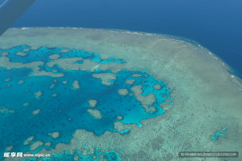 美丽珊瑚礁海域景观