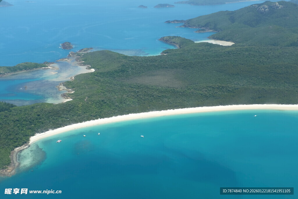 美丽海岛蓝色海岸线风光