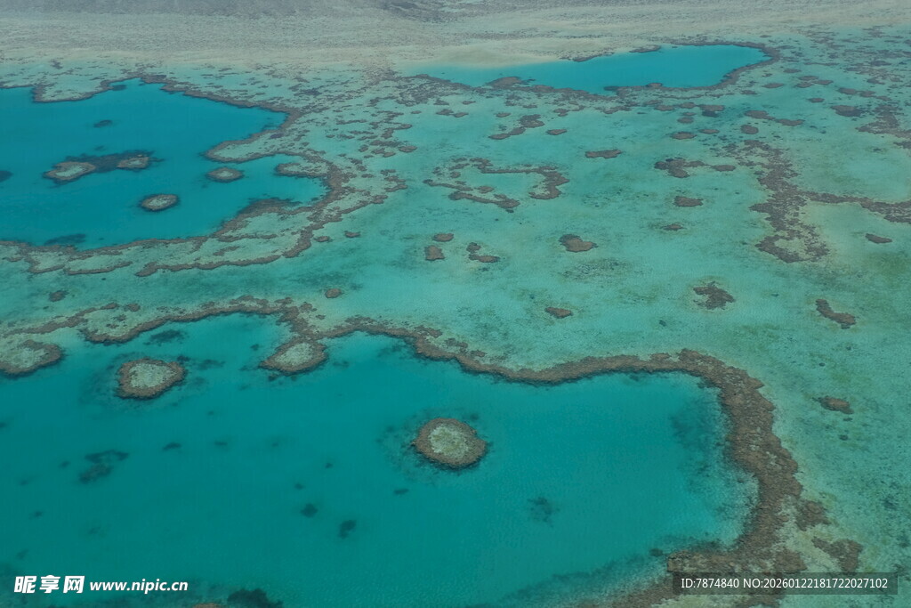 美丽的海岛珊瑚礁景观