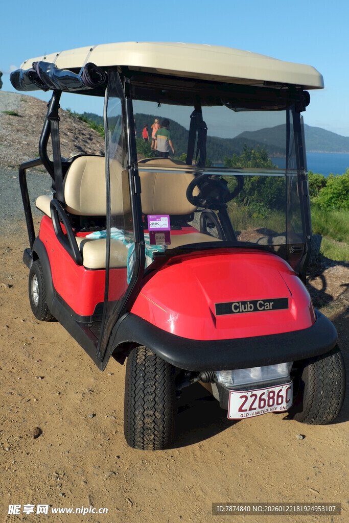 红色沙滩高尔夫球车