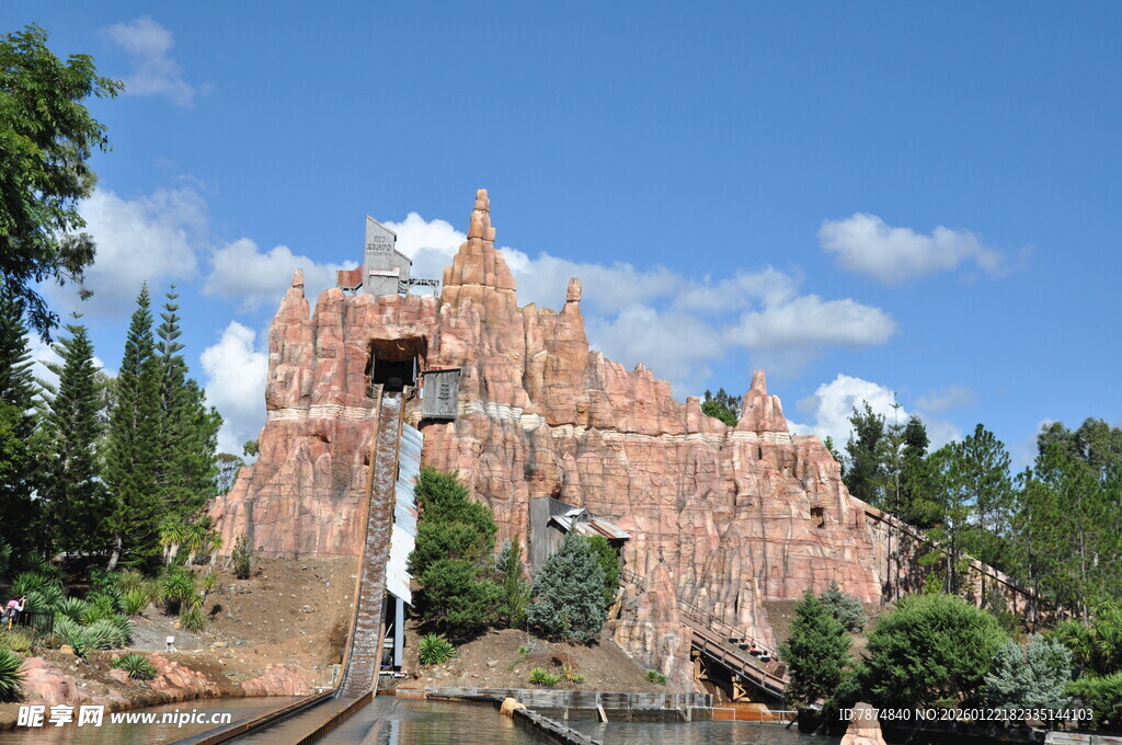 迪士尼乐园惊险矿山过山车