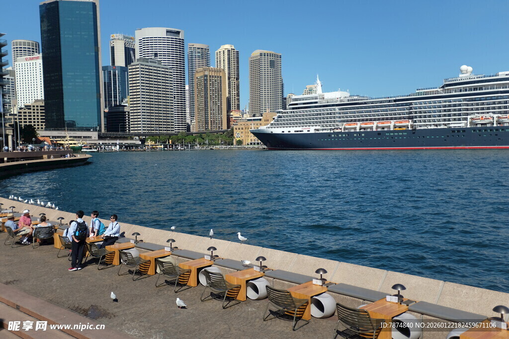 海滨城市码头风光