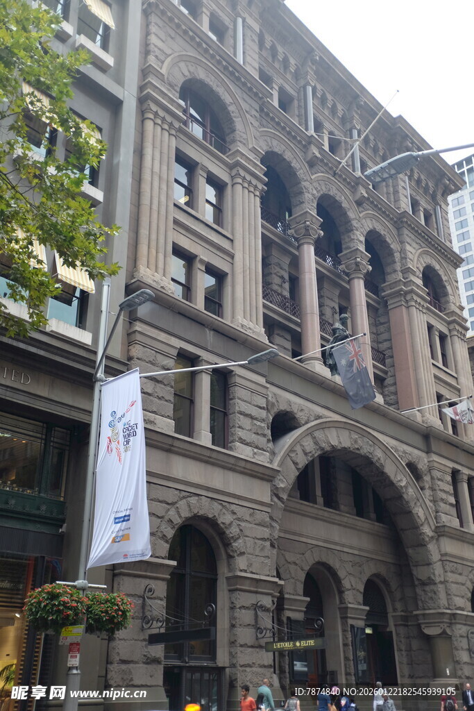 古典风格的宏伟建筑外观