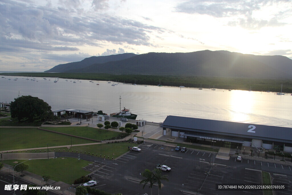 湖畔风光 宁静的自然景致