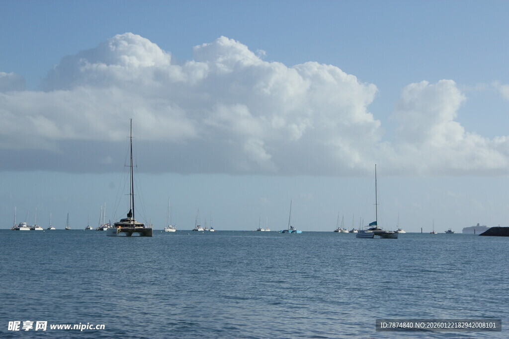 海上帆船 畅享自由时光