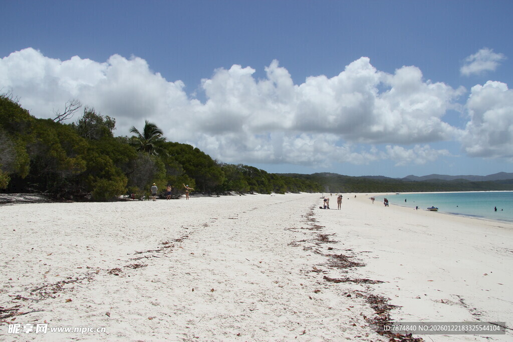美丽的白色沙滩海岸线