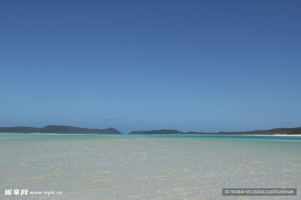 美丽海滩 澄澈蓝天与海水
