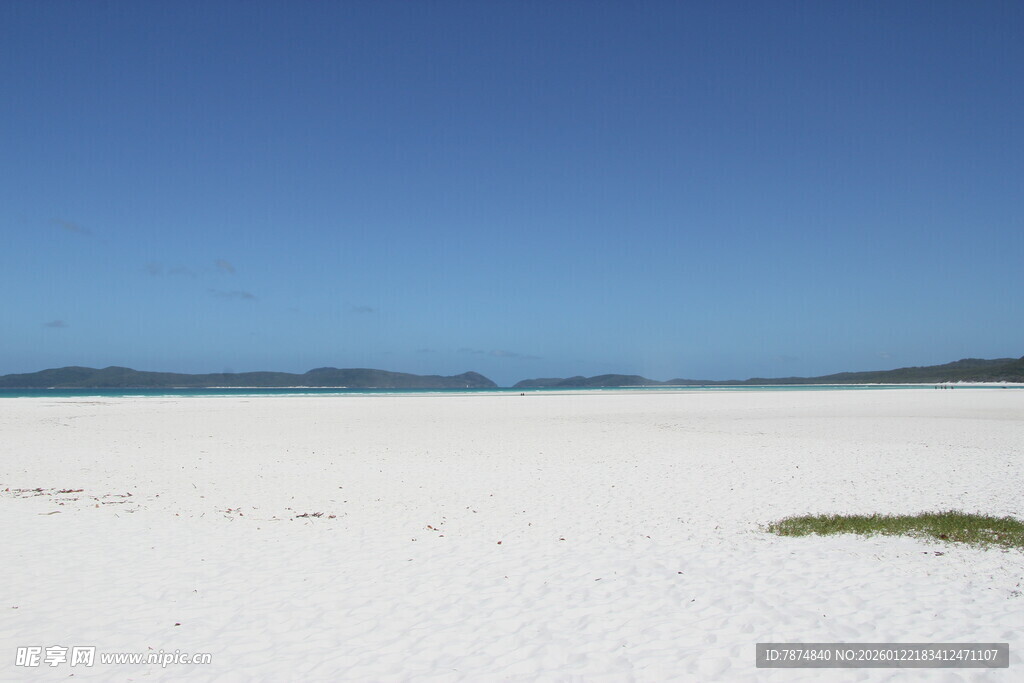 纯净白沙海滩风光