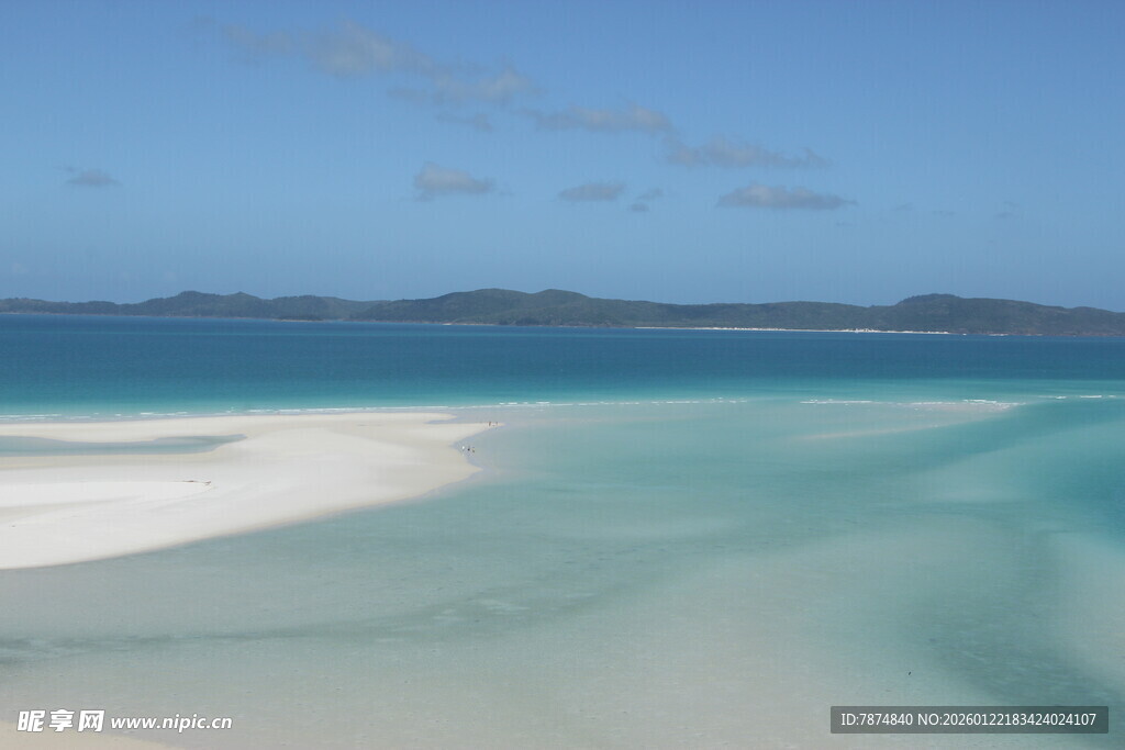 梦幻蓝白相间的美丽海滩