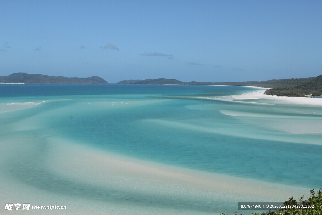 绝美白沙滩与碧蓝海水