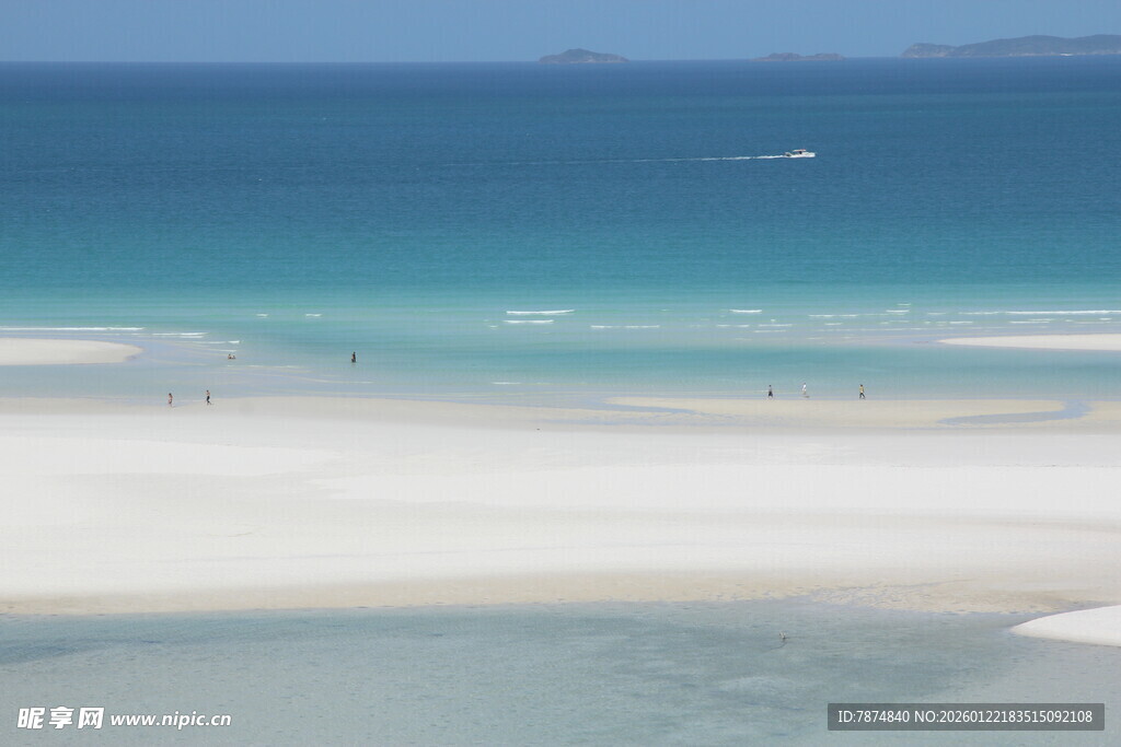 美丽海滩的迷人海景