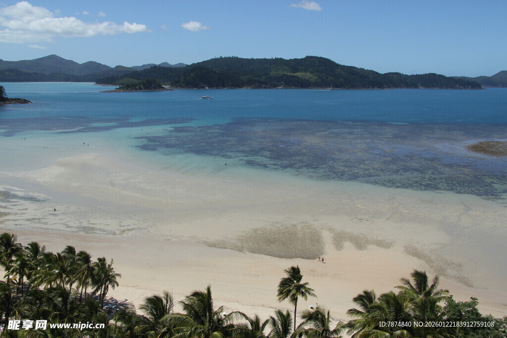 美丽海岛沙滩风光