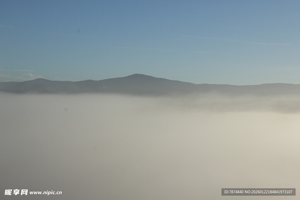山间云海 朦胧美景