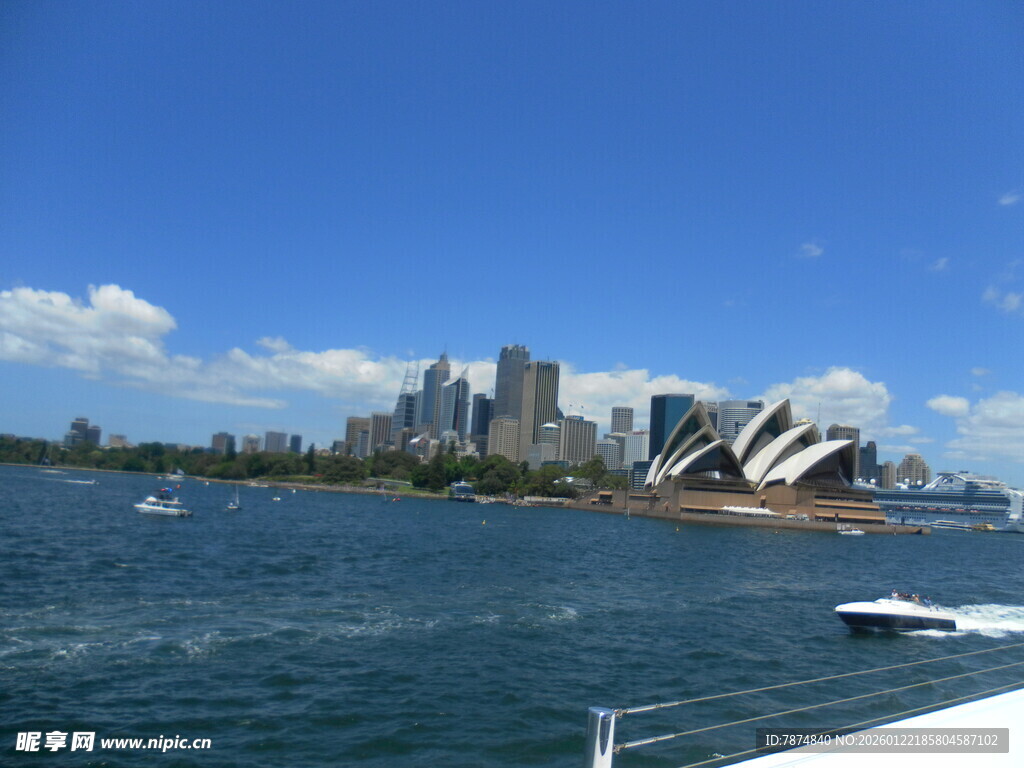 悉尼歌剧院海滨风景