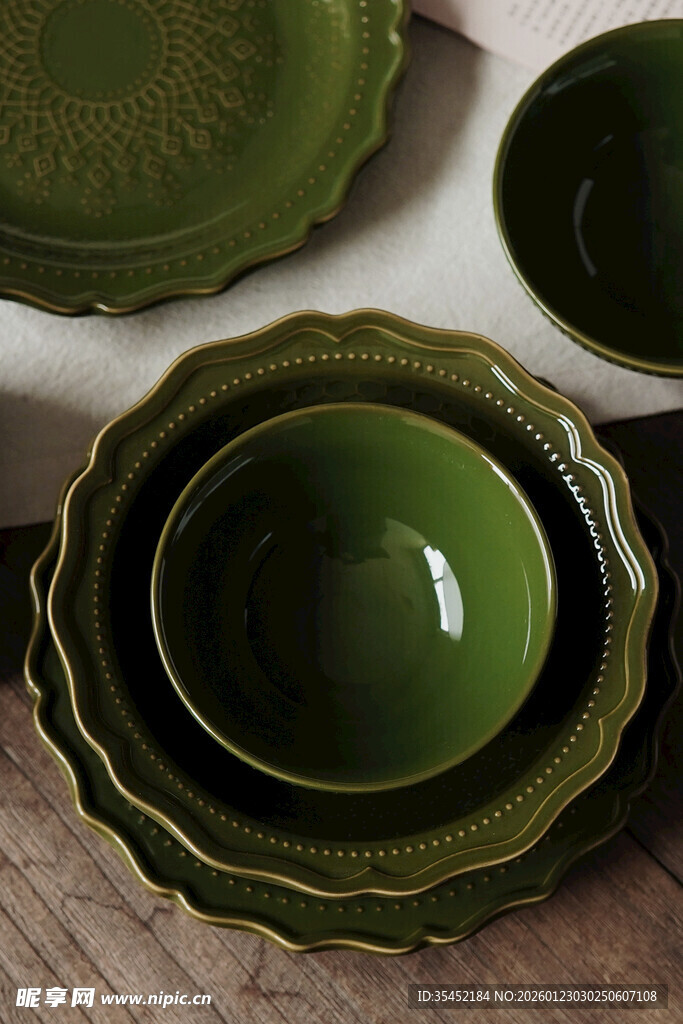绿色波纹陶瓷餐具套装