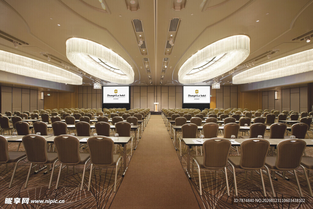 宽敞明亮的现代化会议室
