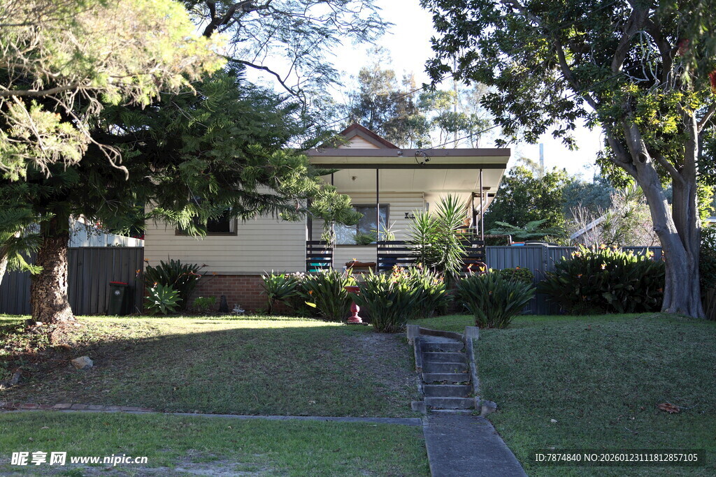 温馨独栋住宅 绿意环绕