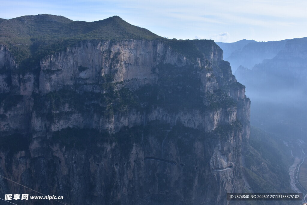壮丽险峻的悬崖景观