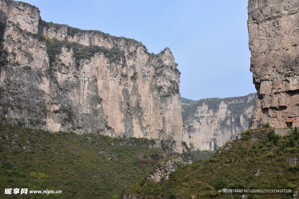 壮丽险峻的高山峡谷景观