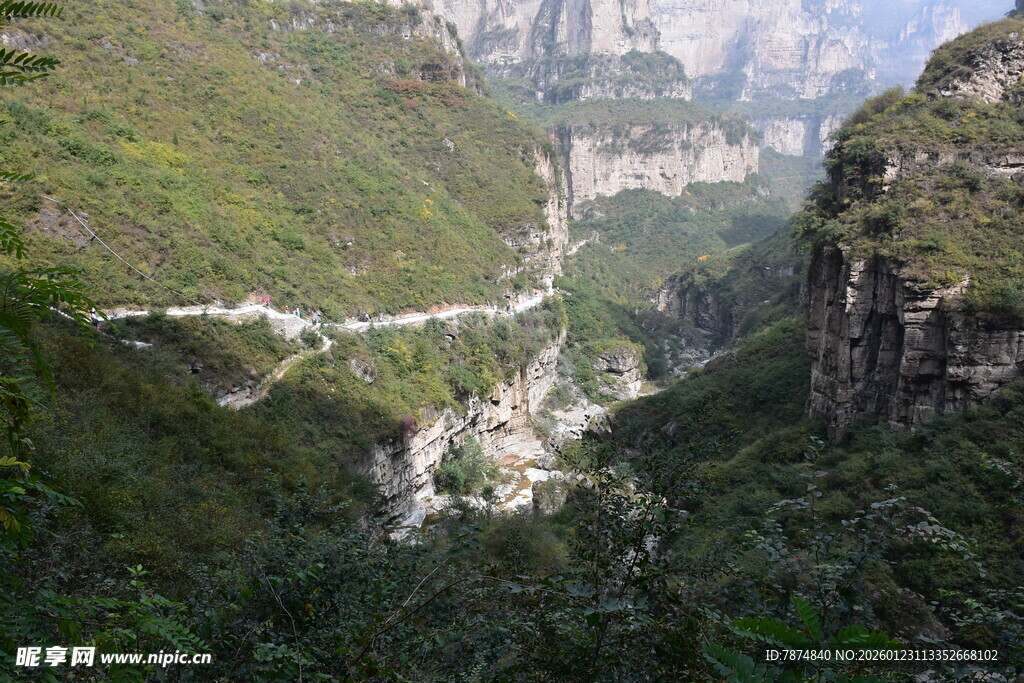 壮丽峡谷景观