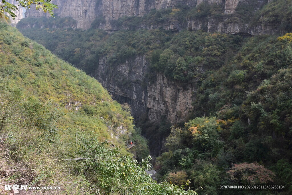 壮丽峡谷自然风光