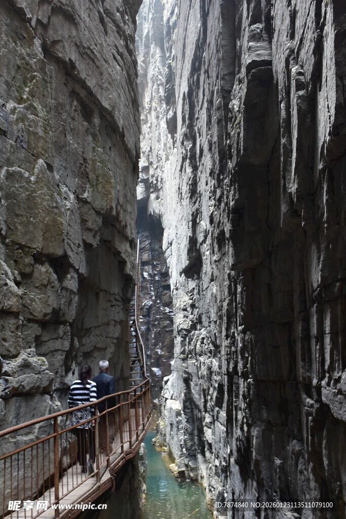 峡谷栈道景观