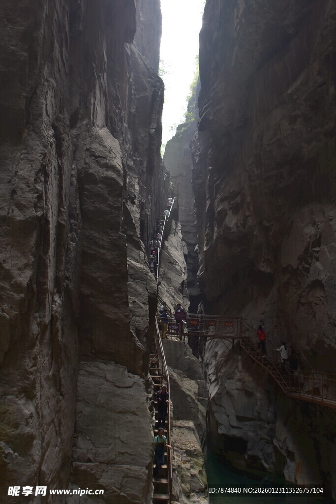 峡谷栈道景观