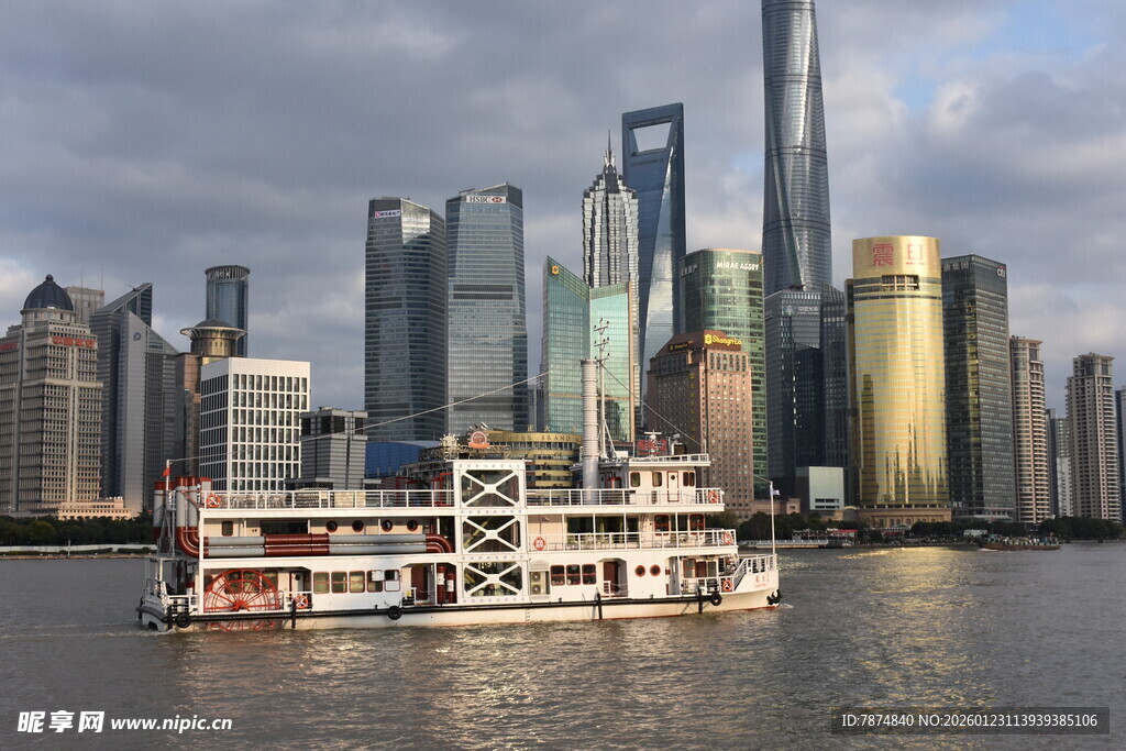 上海外滩江景游船风光