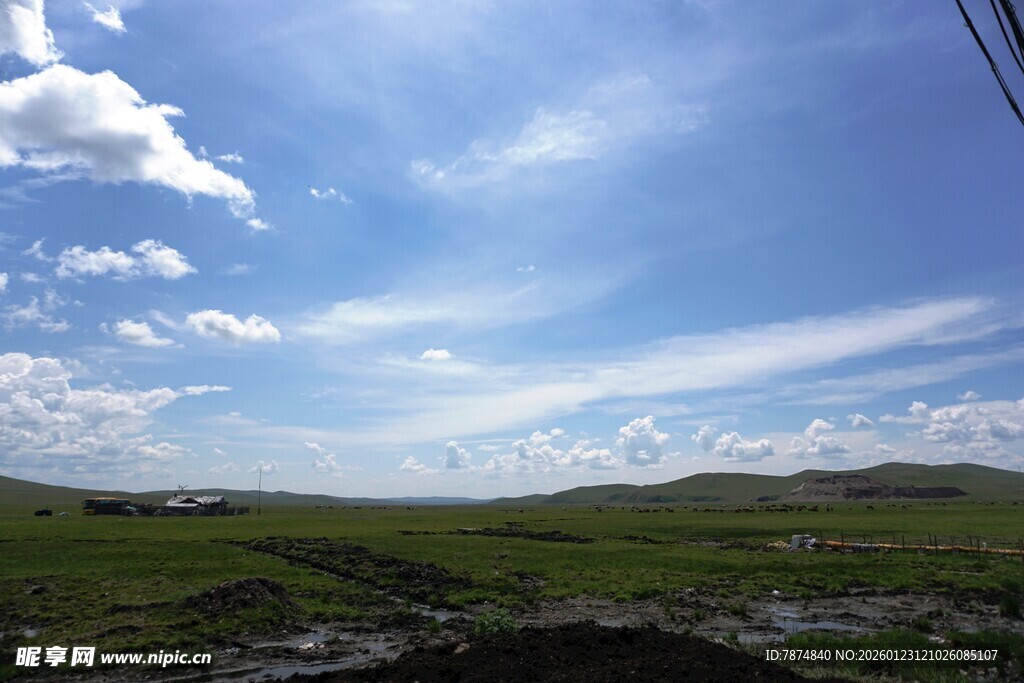 草原蓝天美景