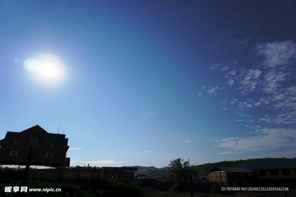 夕阳下的乡村景致