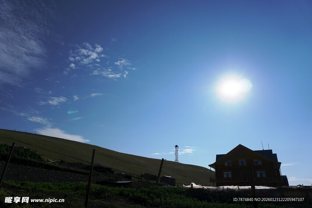 阳光下的乡村景致