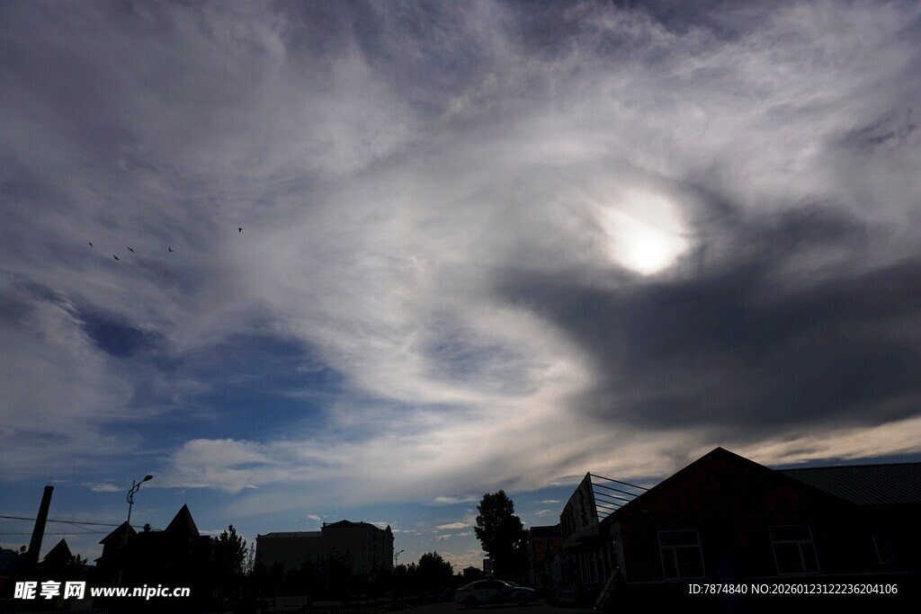 天空中变幻的壮丽云层
