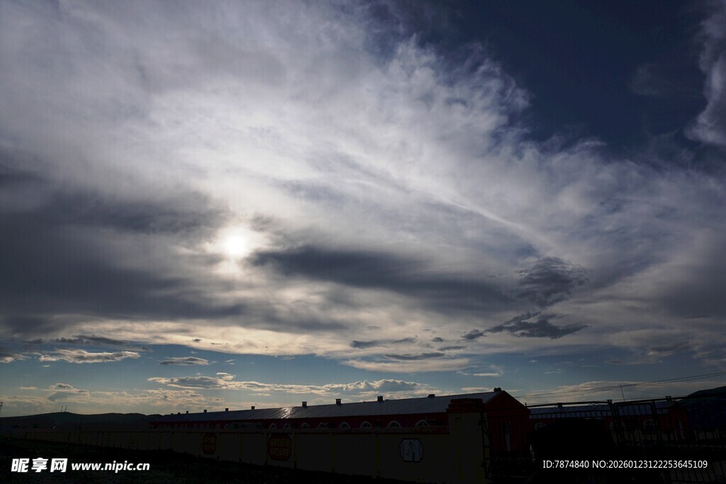 天空中变幻的壮丽云层