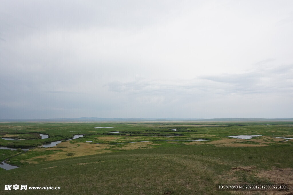 广袤草原湿地景观
