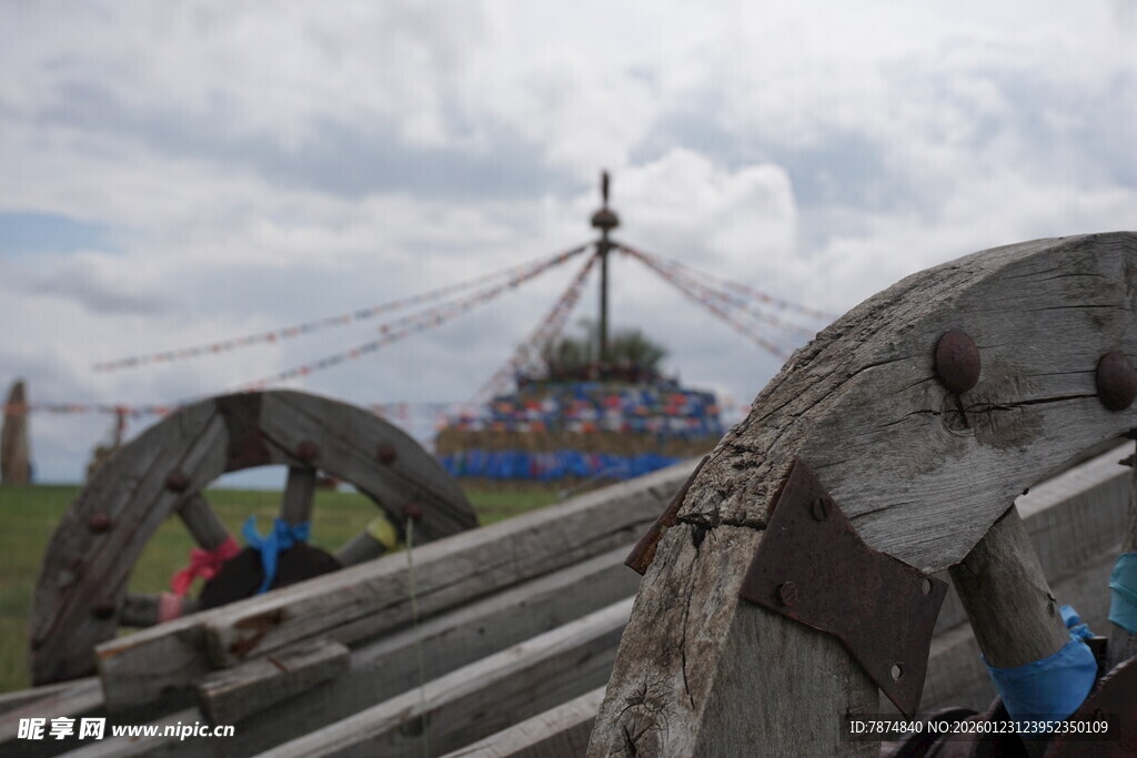 古老水车轮 民族景韵浓