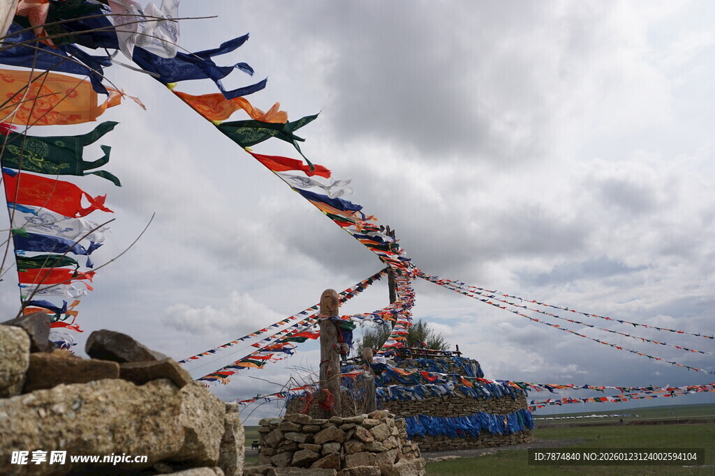 飘扬的经幡 高原独特风景