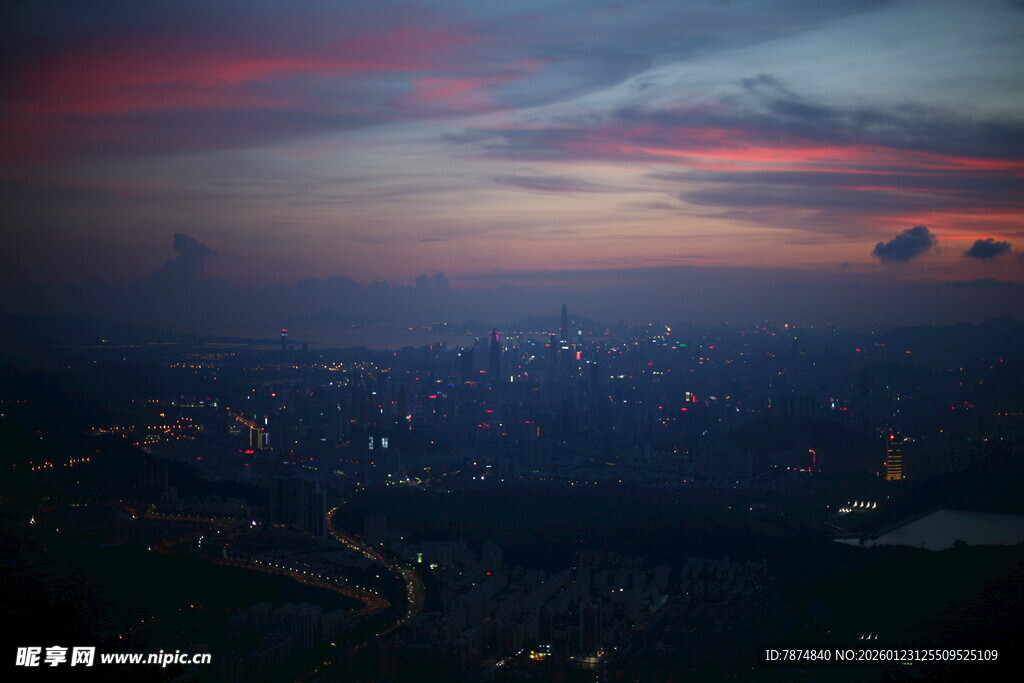 城市黄昏天际线美景