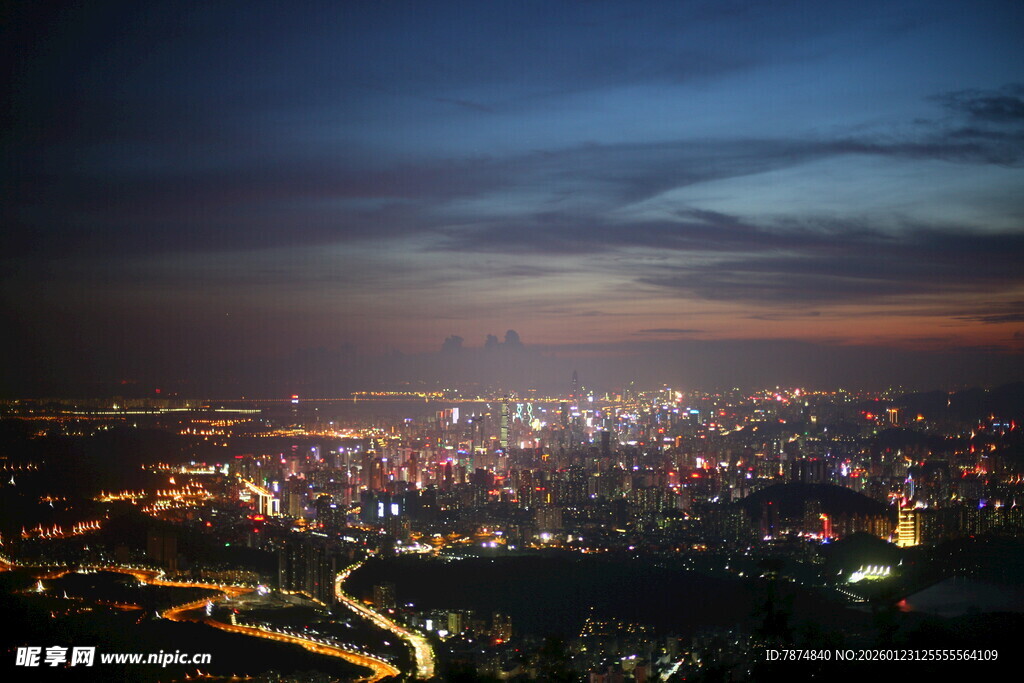城市夜景璀璨灯火辉煌
