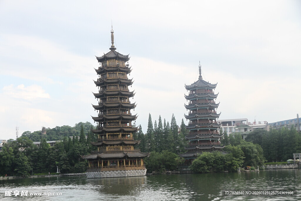 桂林日月双塔景观