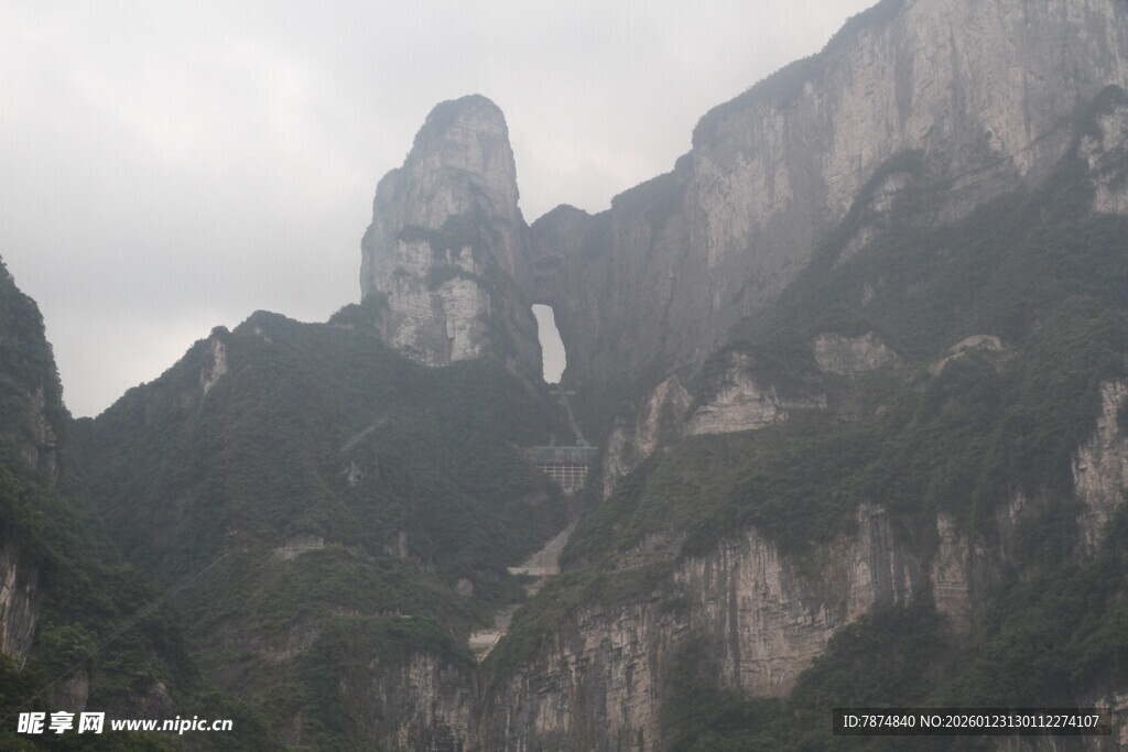 张家界天门山壮观奇景