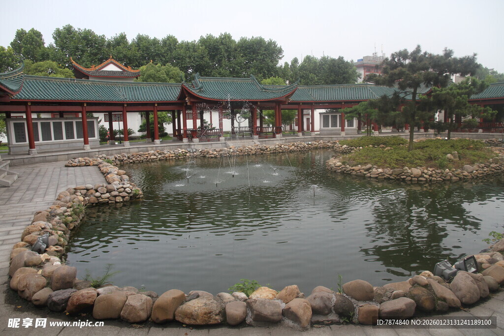 中式园林池塘景观