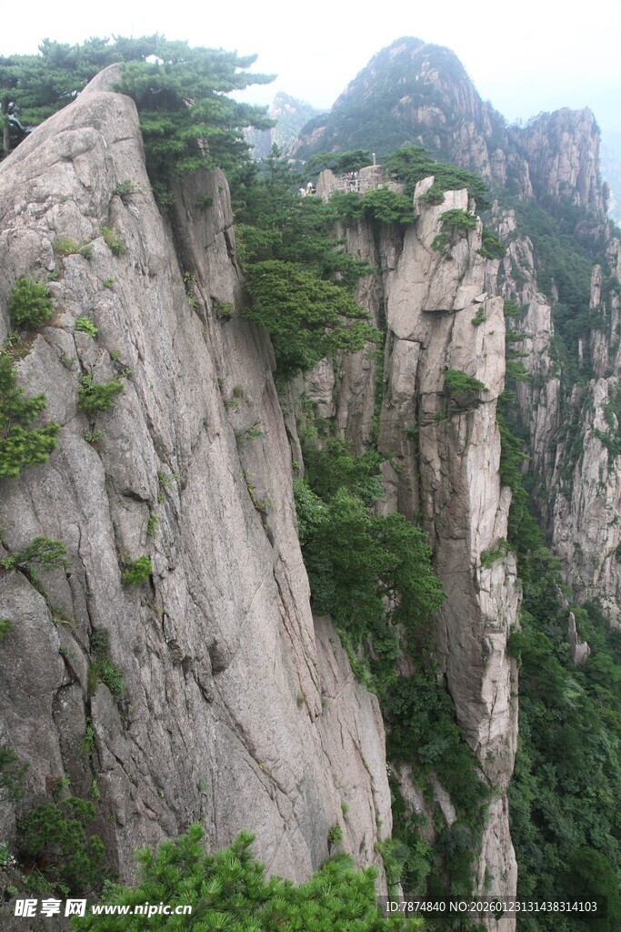 险峻黄山奇峰景观