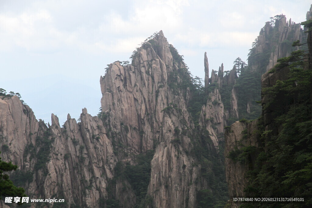 巍峨黄山奇峰景观