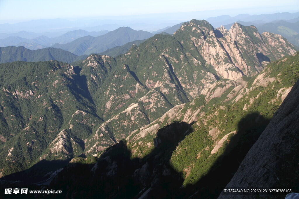 壮丽山景 尽显自然之美