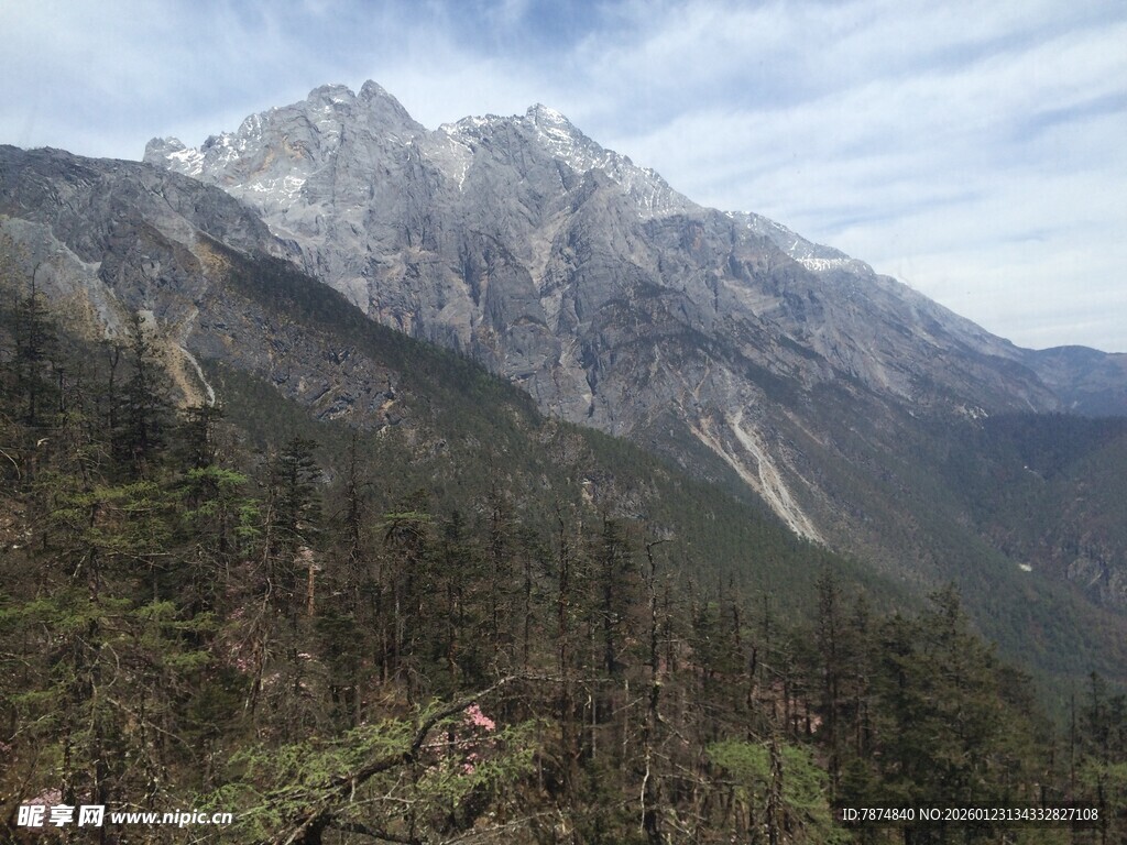 壮丽巍峨的高山景观