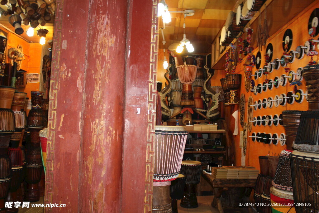 古雅藏式风格店铺内景